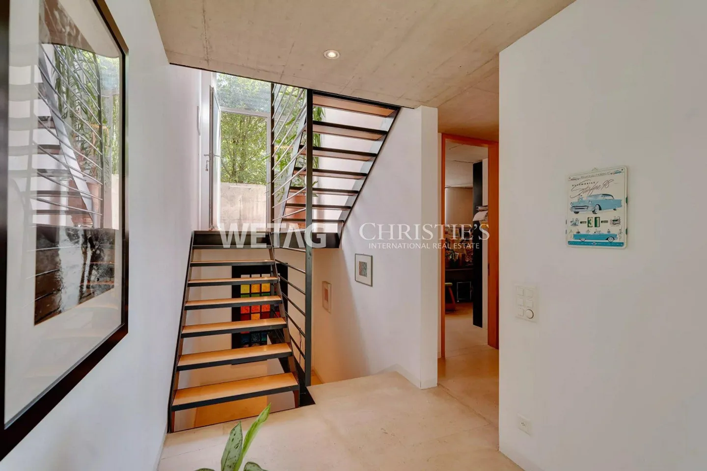Elegant Villa with Large Garden & Outdoor Pool for Sale in Lugan... - Photo 11 of 13