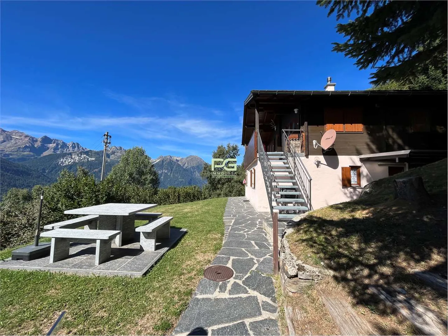 Bellissimo rustico bifamiliare a Campello - Foto 3 di 10