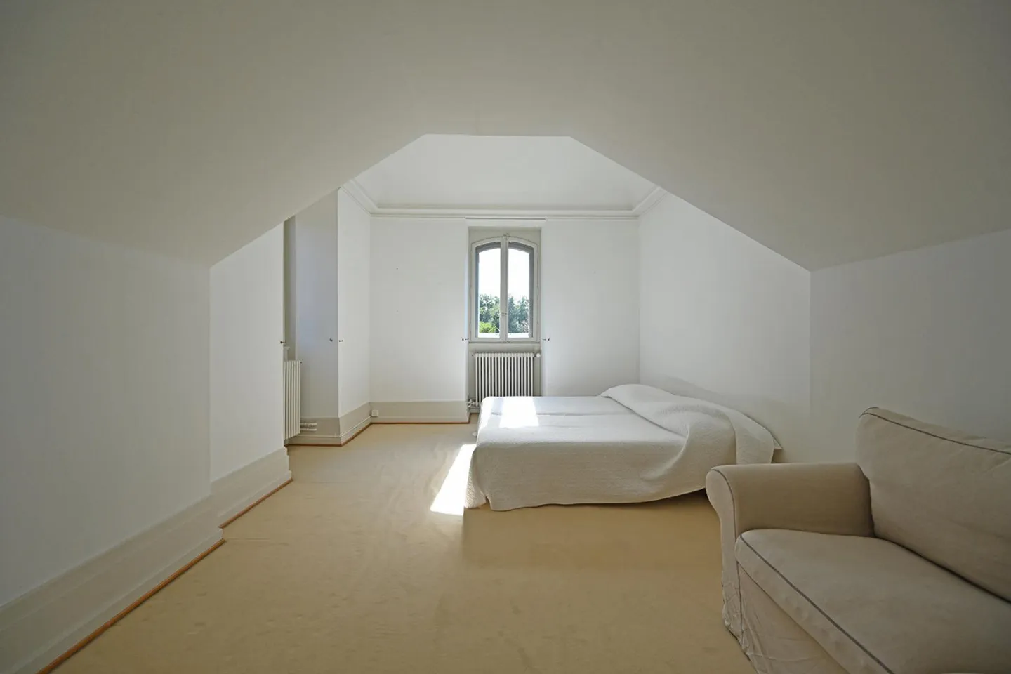 Architekturschönheit mit Parkanlage - Foto 22 von 27
