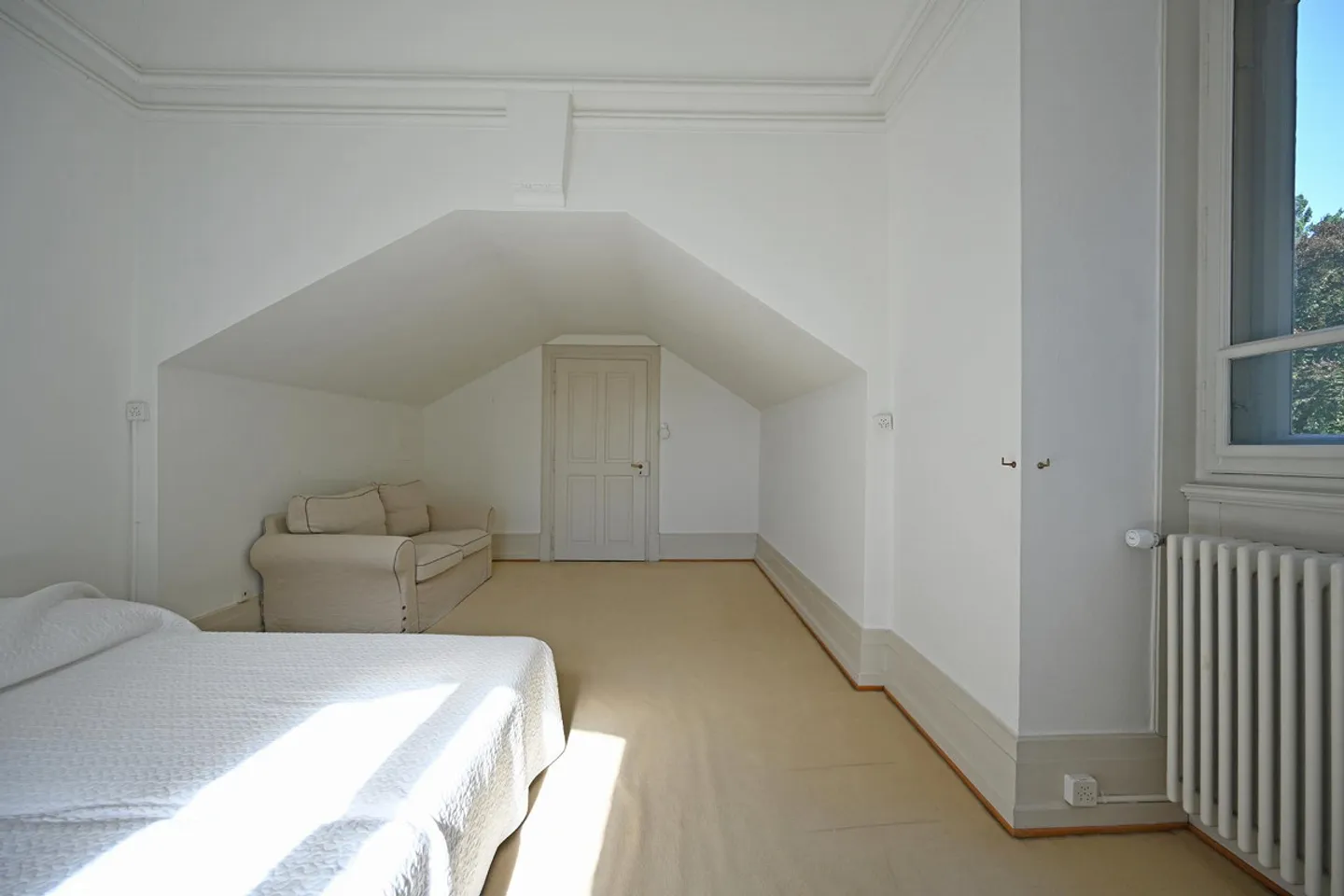 Architekturschönheit mit Parkanlage - Foto 23 von 27