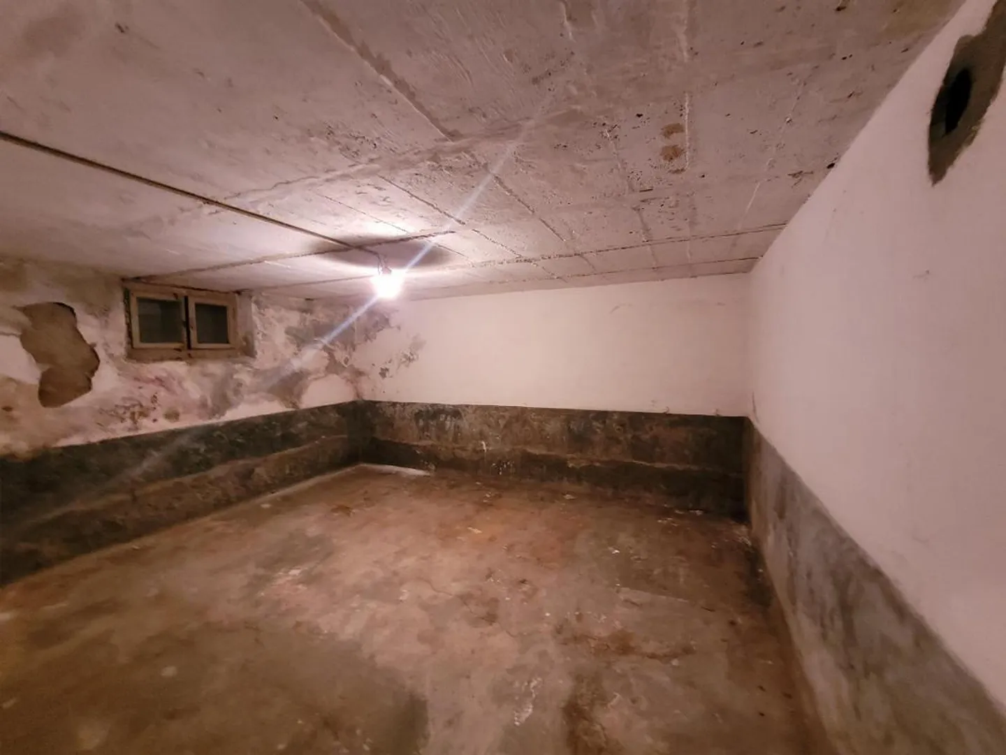 Grande magazzino di 100 m2 - Foto 2 di 5