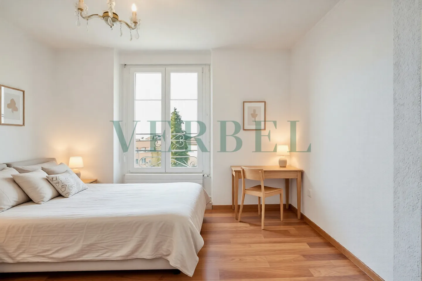 Charming Lakeview Apartment - Photo 5 of 10