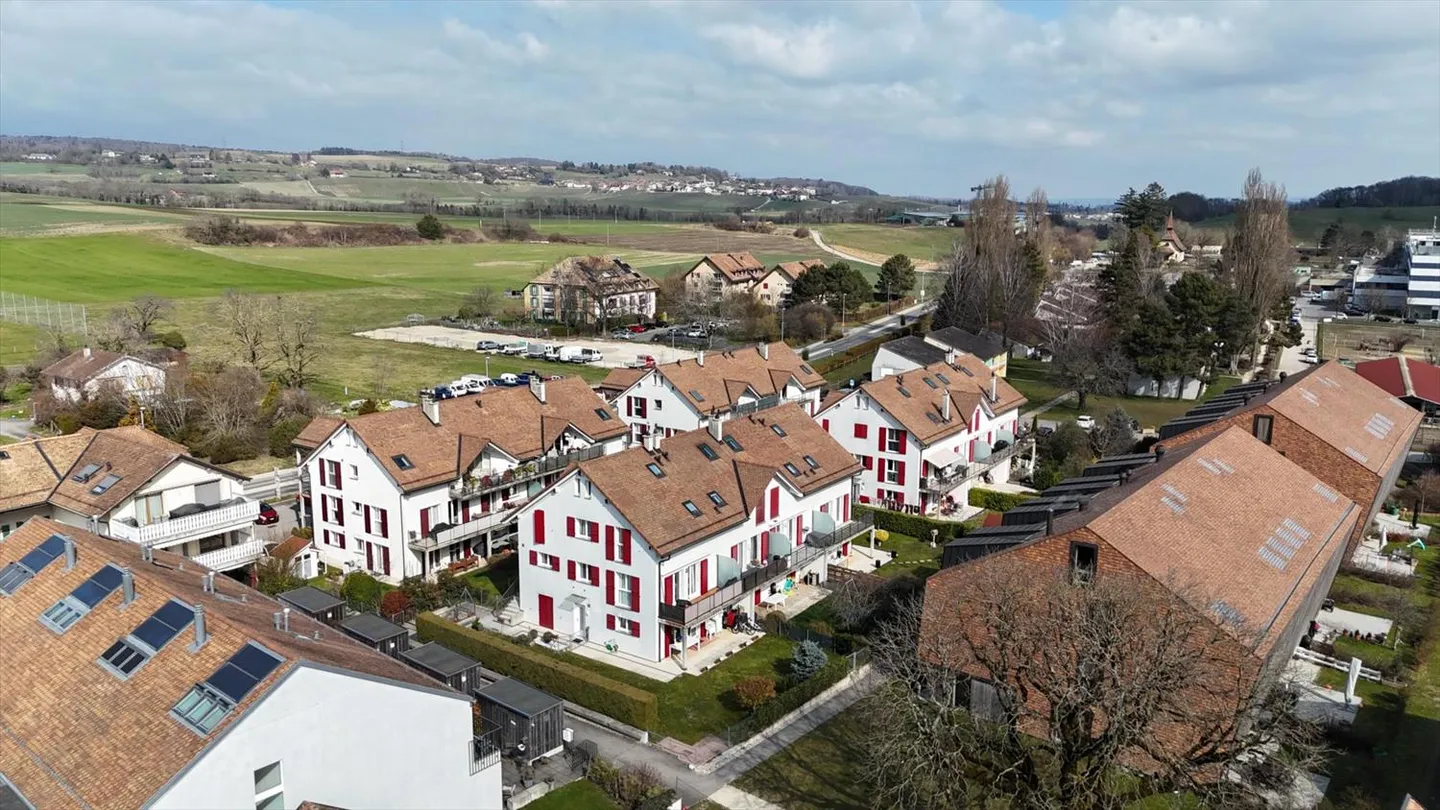 Superb Triplex of 140 m2 in the center of Lavigny - Photo 7 of 12