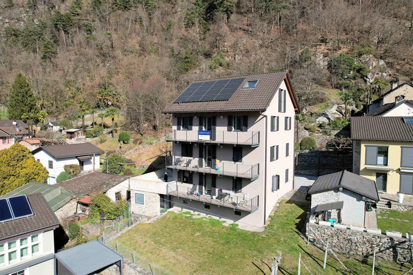 Neue Dachgeschosswohnung an sehr ruhiger Lage - Foto 2 von 13