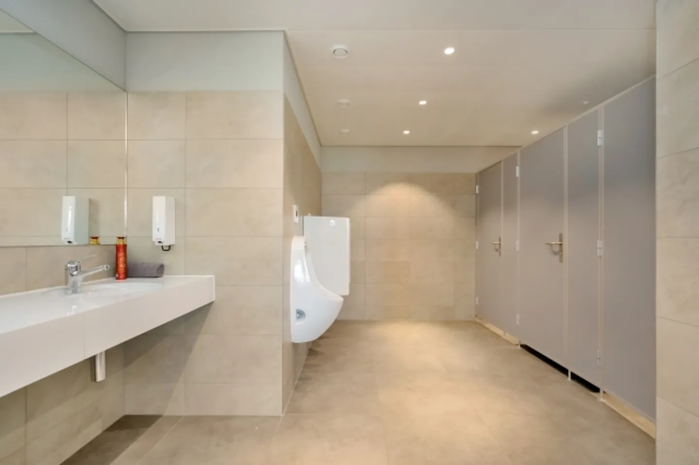 Mercato al dettaglio / Showroom al 1° piano con consegna al piano terra – Gümligenfeld - Foto 7 di 9