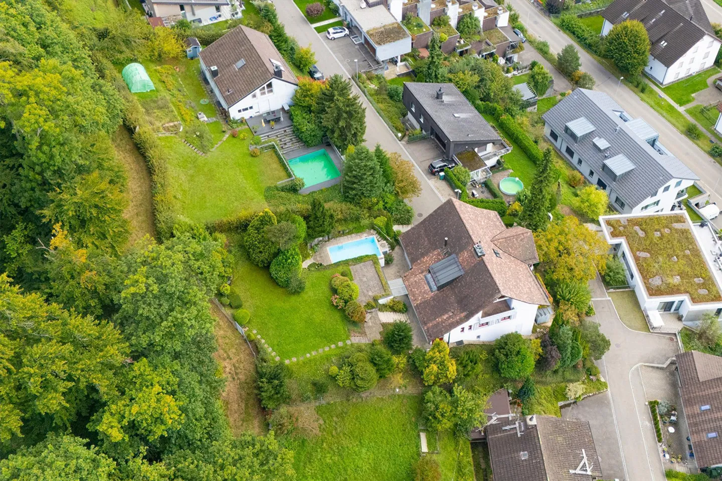 Super Location: Villa with Apartment - Photo 28 of 29