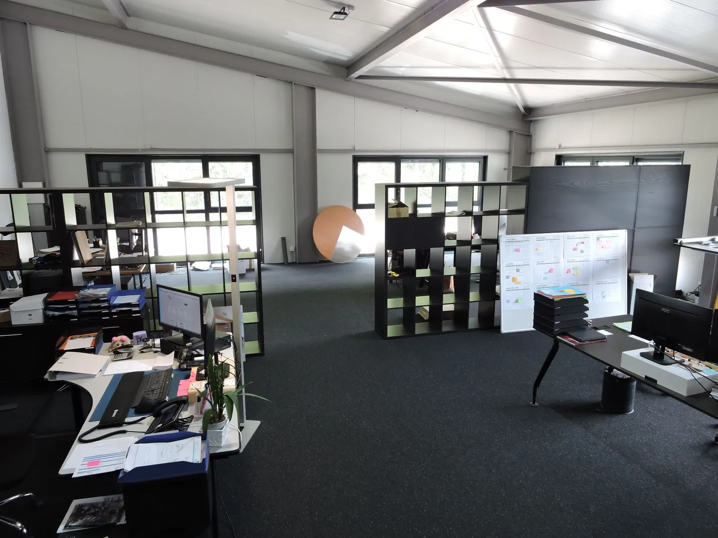 Bureau Contemporain à Louer - Photo 2 sur 3