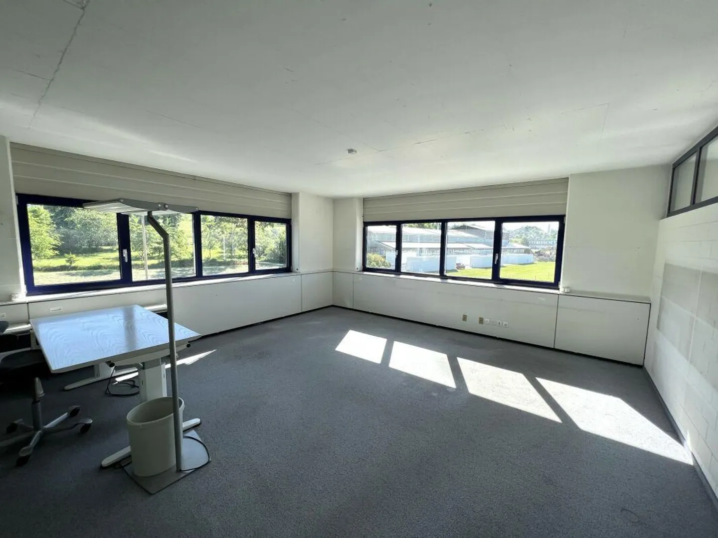 Espace commercial attrayant de 200m2 à 1'240m2 - Photo 1 sur 13