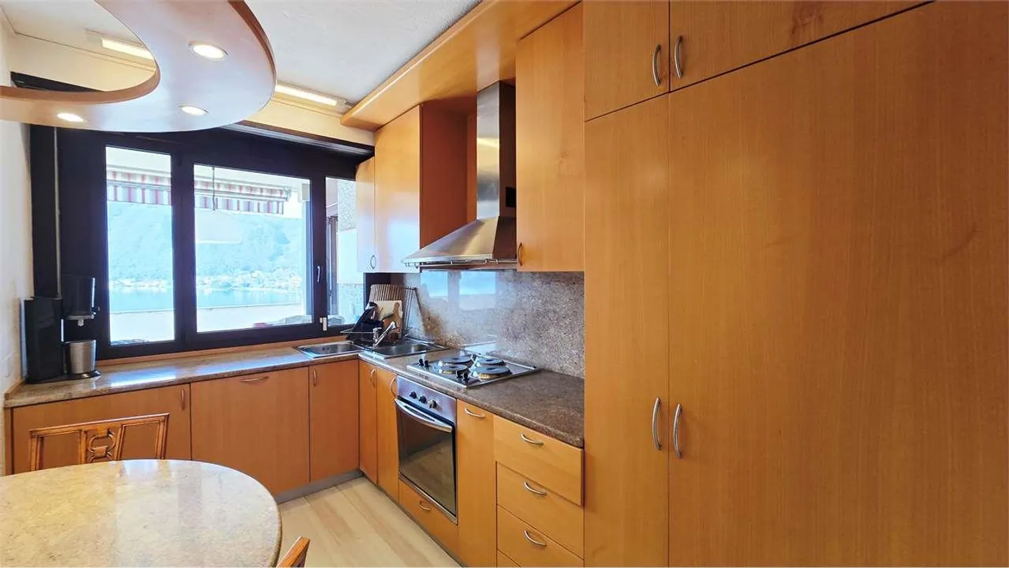 Appartamento elegante con vista lago - Foto 5 di 13