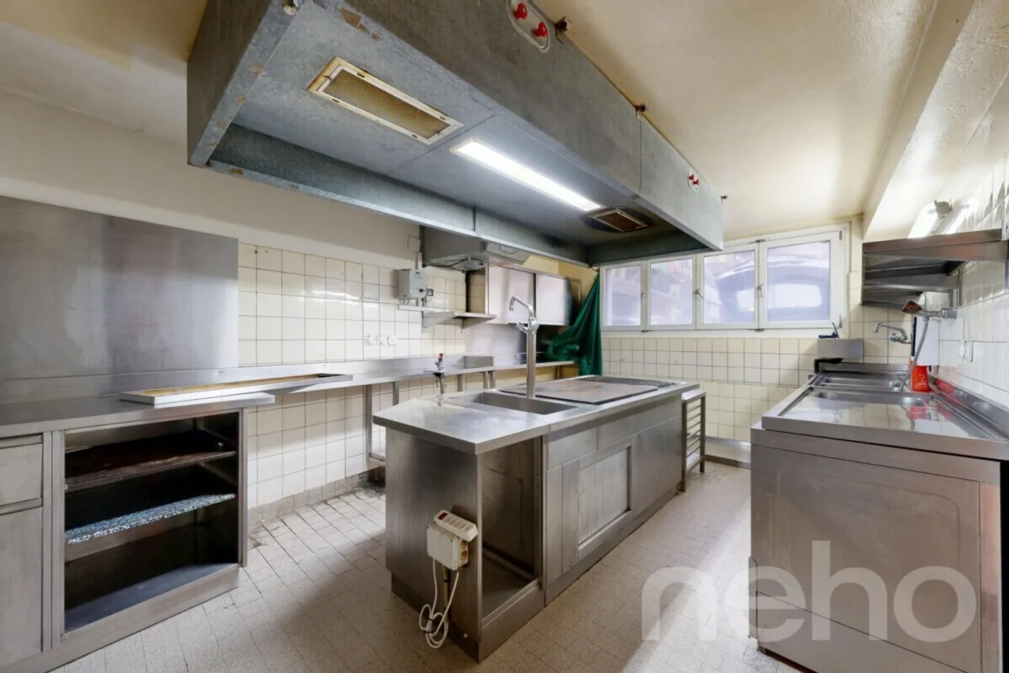 Investment property with high potential in the center of La Neuveville - Photo 5 of 13