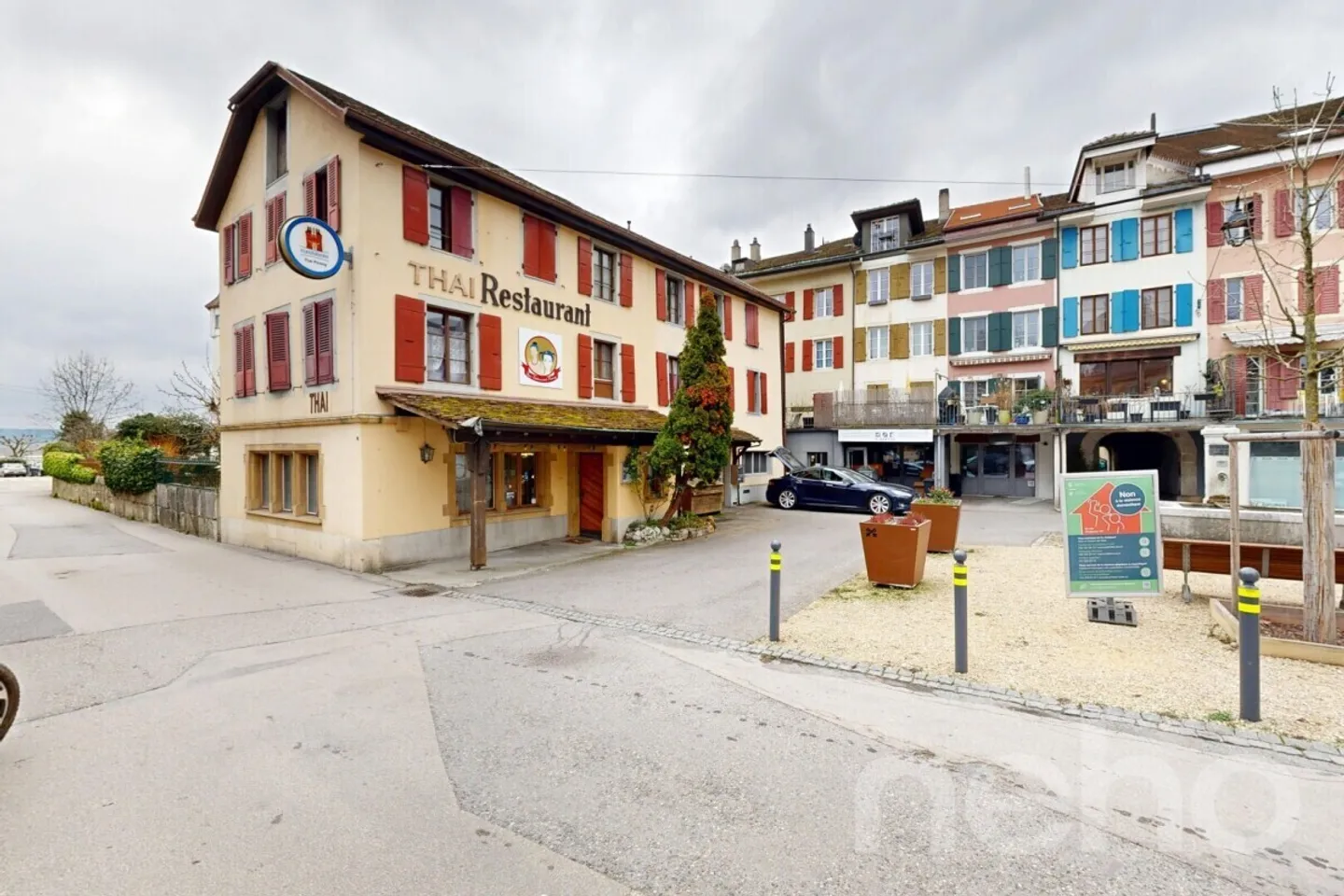 Investment property with high potential in the center of La Neuveville - Photo 1 of 13