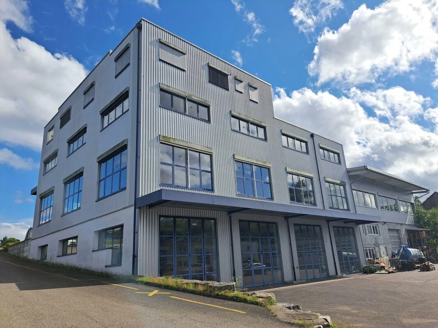 Espace commercial attrayant de 200m2 à 1'240m2 - Photo 13 sur 13