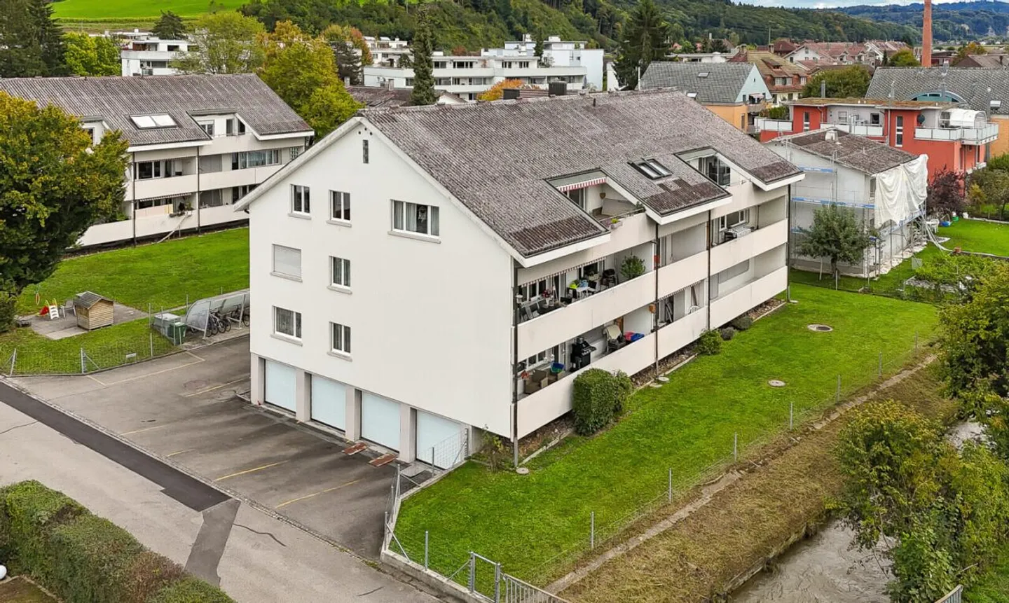 Appartement sous les combles lumineux dans un emplacement familial - proche du centre et calme - Photo 1 sur 11