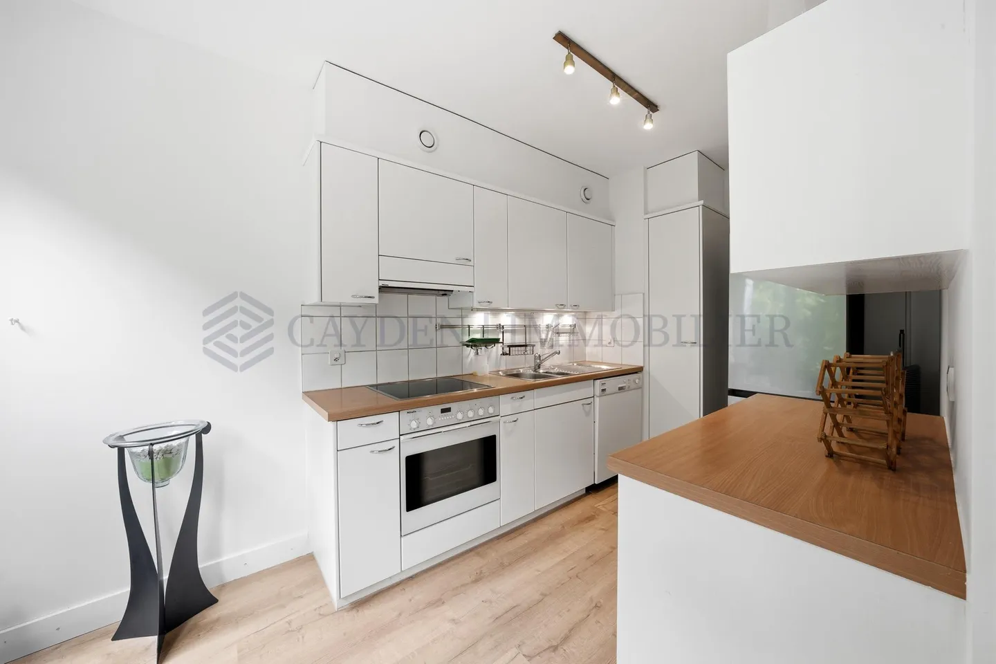 Charming Ground-Floor Apartment - Photo 4 of 11