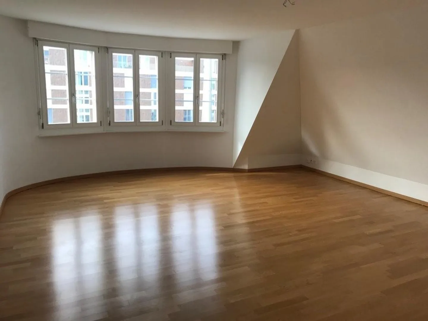 Ein glücklicher Wohnungsstart - Foto 2 von 8