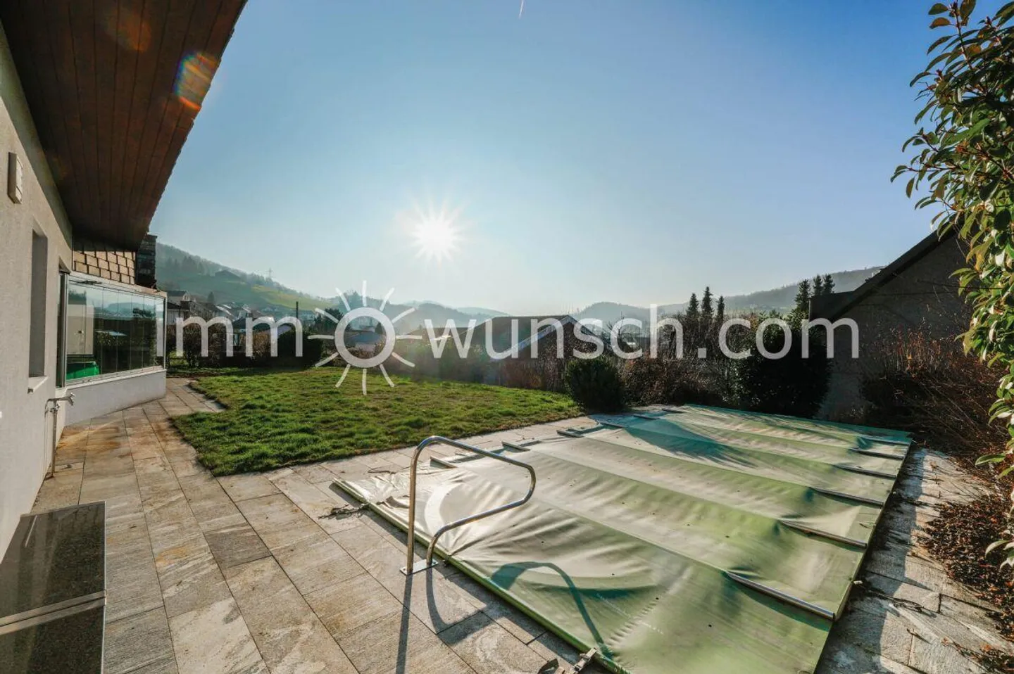 Grosszügiges 5 ½ Zimmer Einfamilienhaus, mit Schwimmbad und grossem... - Foto 2 von 12