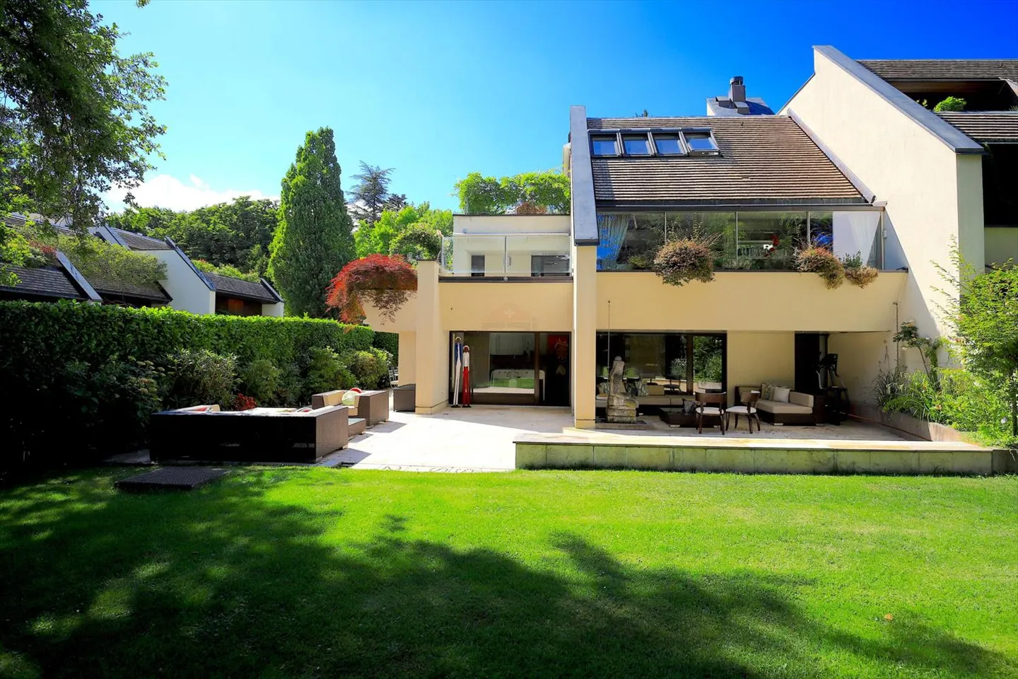 Sublime Casa a Schiera di Alto Livello con Giardino - Foto 1 di 13