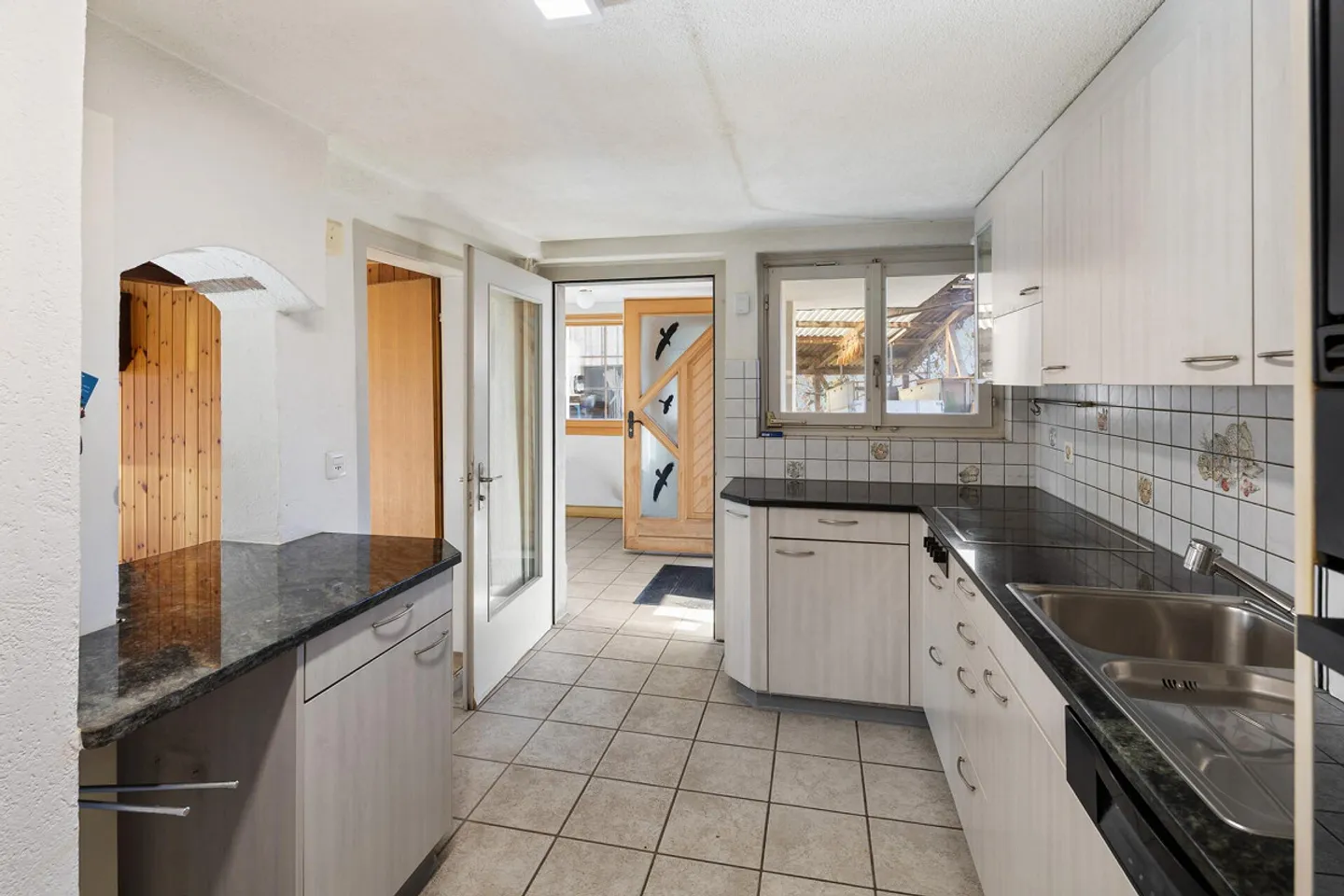 HISTORICAL GEM WITH GREAT DEVELOPMENT POTENTIAL IN PRIME LOCATION - Photo 4 of 39