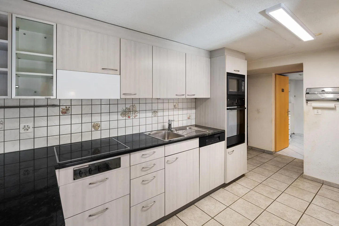 HISTORICAL GEM WITH GREAT DEVELOPMENT POTENTIAL IN PRIME LOCATION - Photo 16 of 39