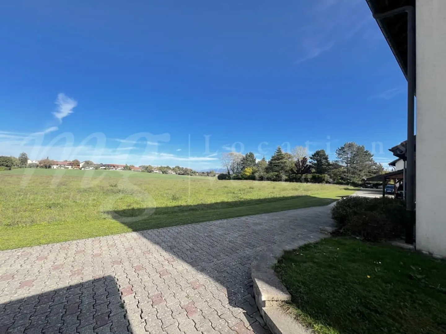 WUNDERSCHÖNES ECK-REIHENHAUS MIT GROSSEM GARTEN - Foto 2 von 13
