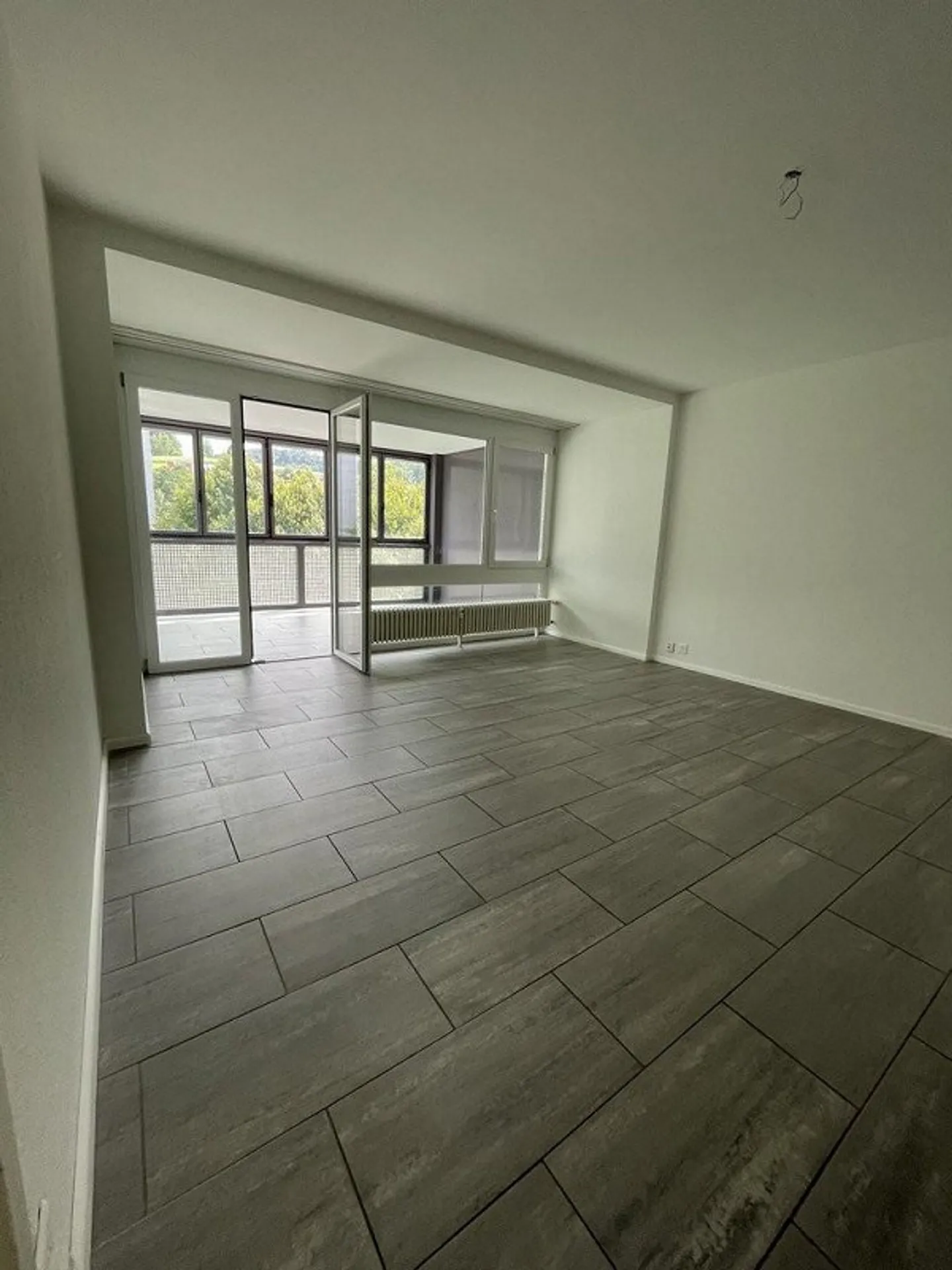 Apartment with Winter Garden in a Well-Maintained Property - Photo 4 of 12