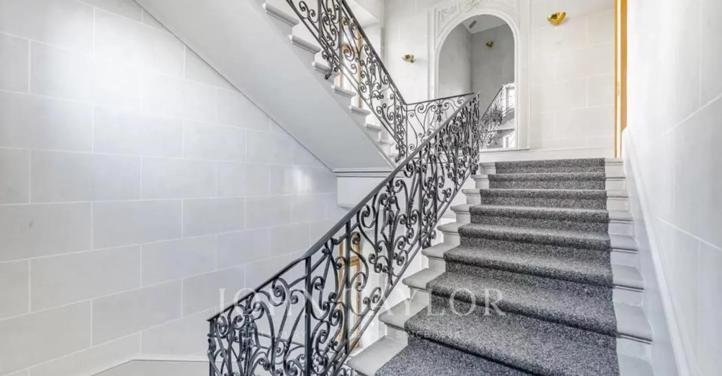 Magnificent property sheltered from prying eyes - Photo 6 of 13