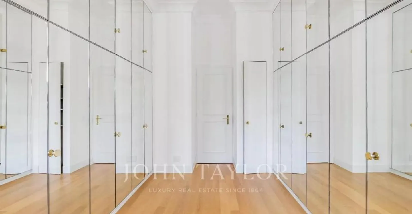 Magnificent property sheltered from prying eyes - Photo 9 of 13