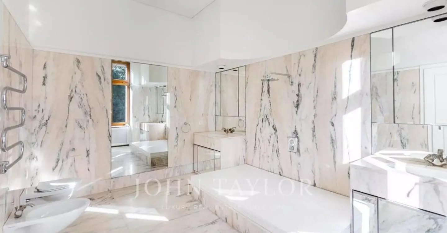 Magnificent property sheltered from prying eyes - Photo 11 of 13