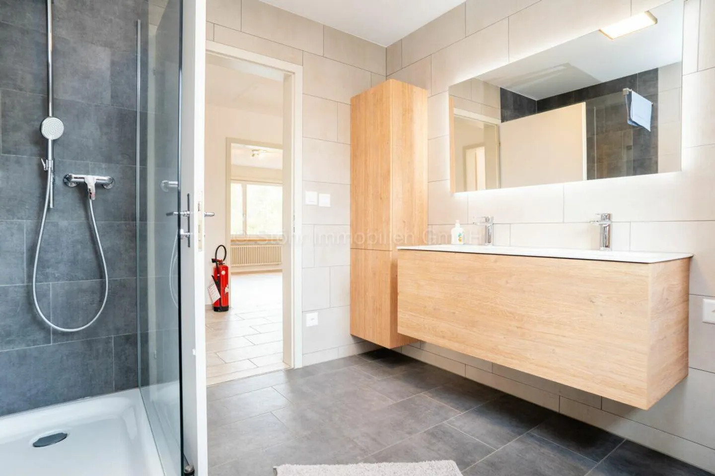 Ampia casa unifamiliare di 10,5 stanze in una posizione tranquilla a Effretikon - Foto 10 di 29