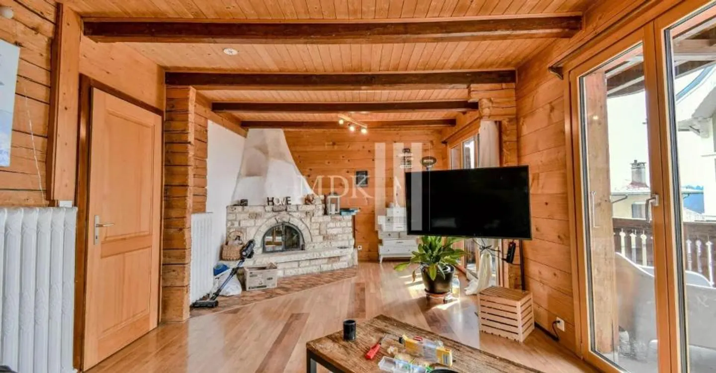 Chalet mit Gewerbefläche - Foto 2 von 11