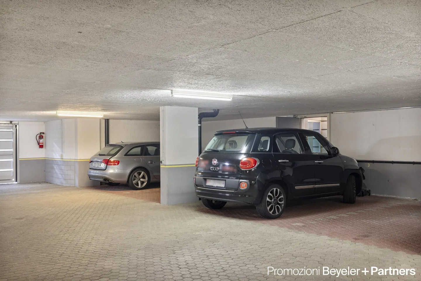 Elegante appartamento 3.5 locali con 3 balconi, posto auto e 2° residenza - Foto 17 di 18