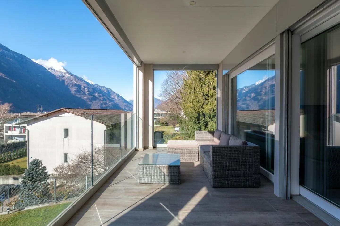 Moderno appartamento di 3.5 locali a Claro - Foto 2 di 10