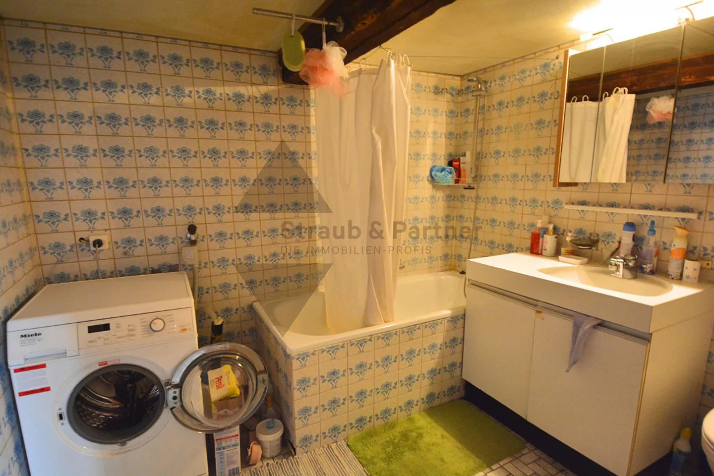 TRADITIONAL FARMHOUSE WITH BARN | VIEW | POTENTIAL FOR RENOVATION - Photo 2 of 8