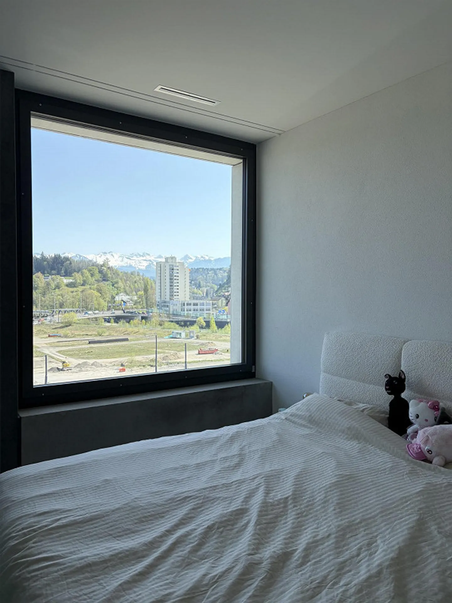 Helle Eckwohnung mit Loggias - Foto 2 von 8