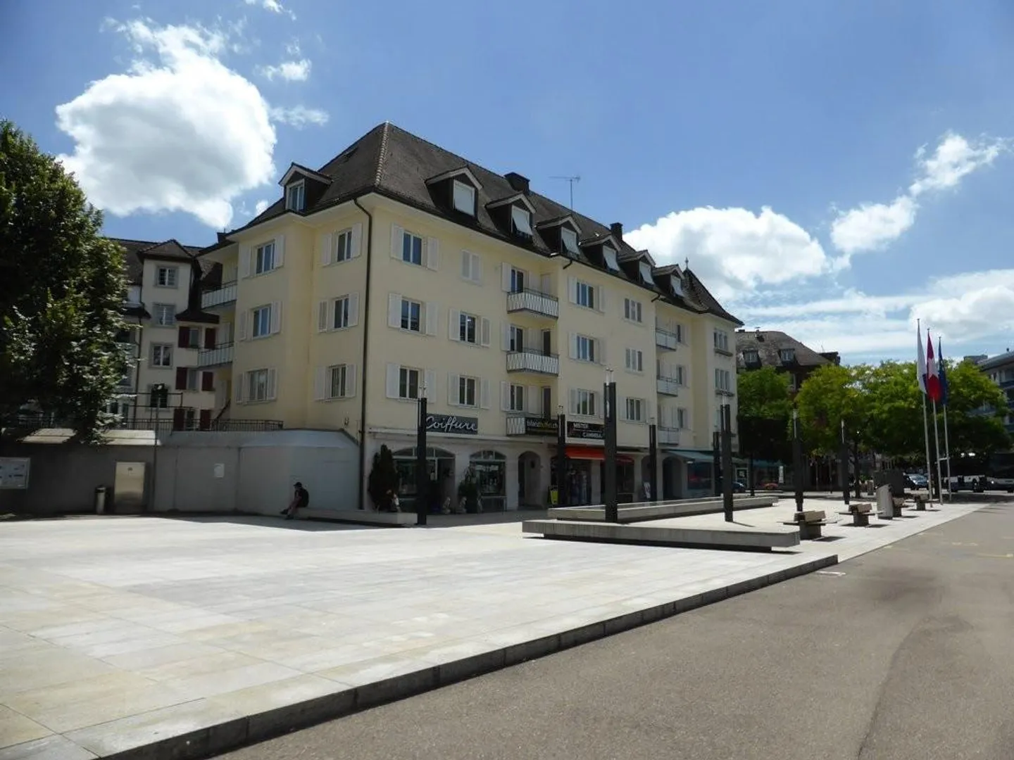 Your new office in the heart of Dietikon - Photo 1 of 5
