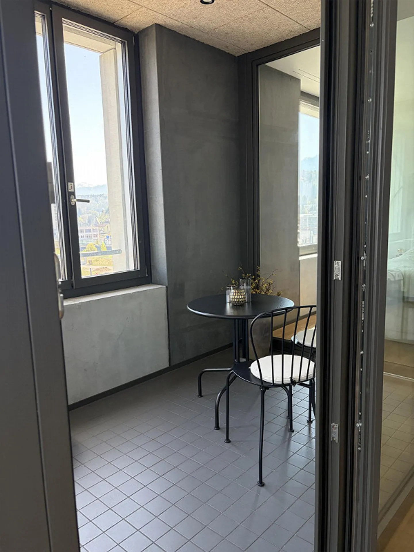 Helle Eckwohnung mit Loggias - Foto 7 von 8