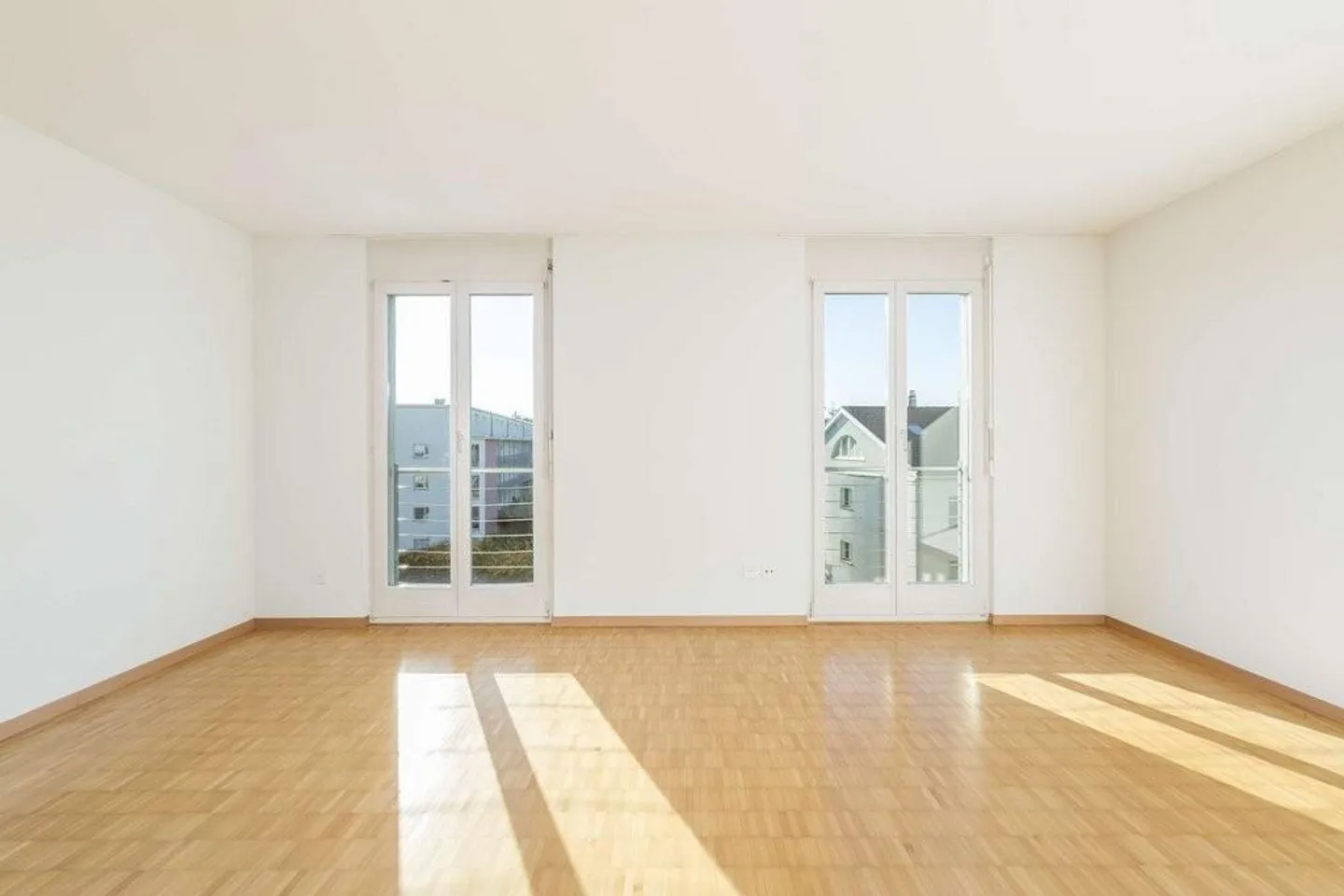 Appartamento duplex elegante e ristrutturato con balcone e camino - Foto 8 di 10