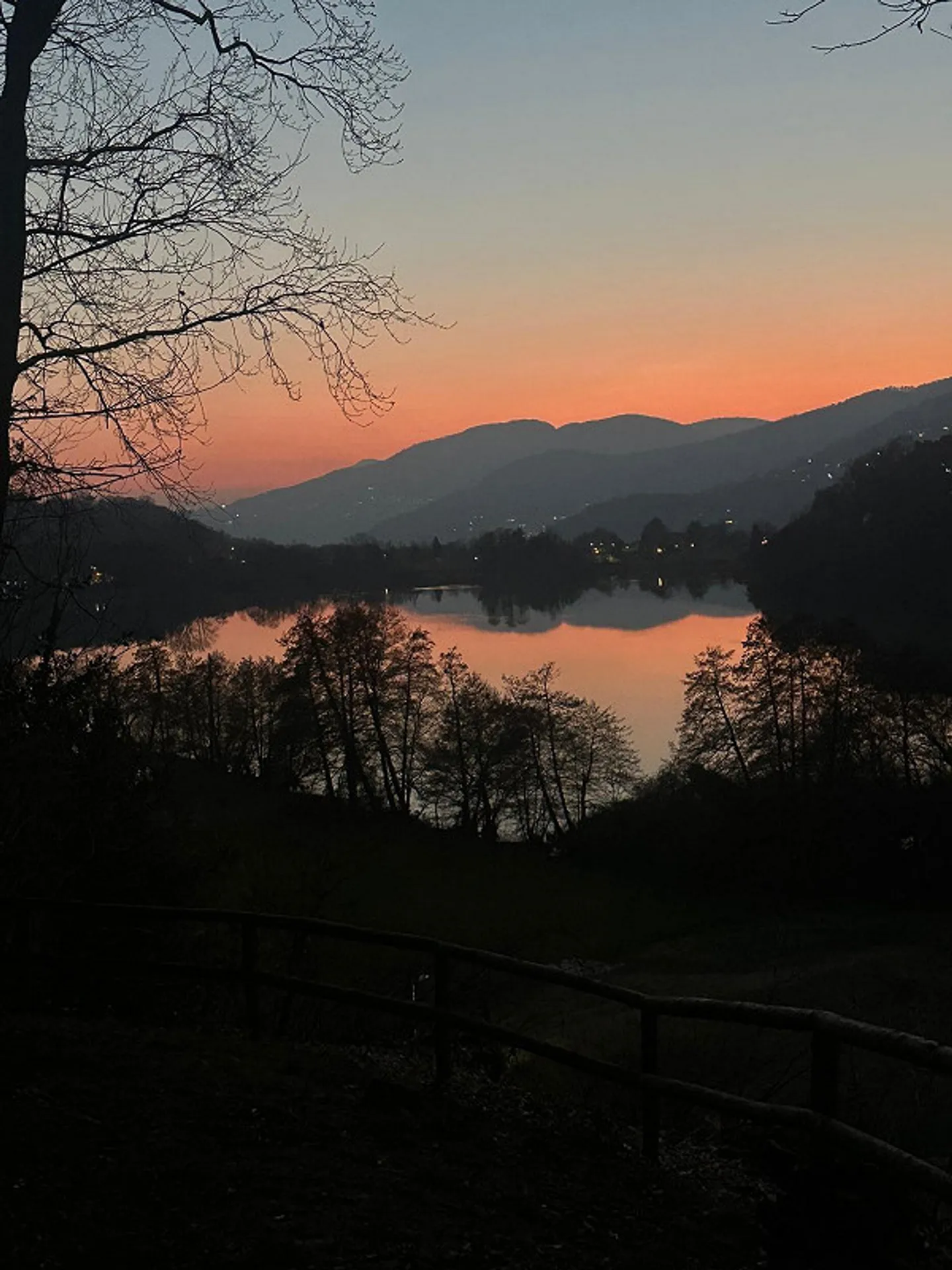 ZU VERMIETEN: DACHGESCHOSS MIT SICHTBAREN BEAMEN UND TERRASSE - Foto 8 von 9