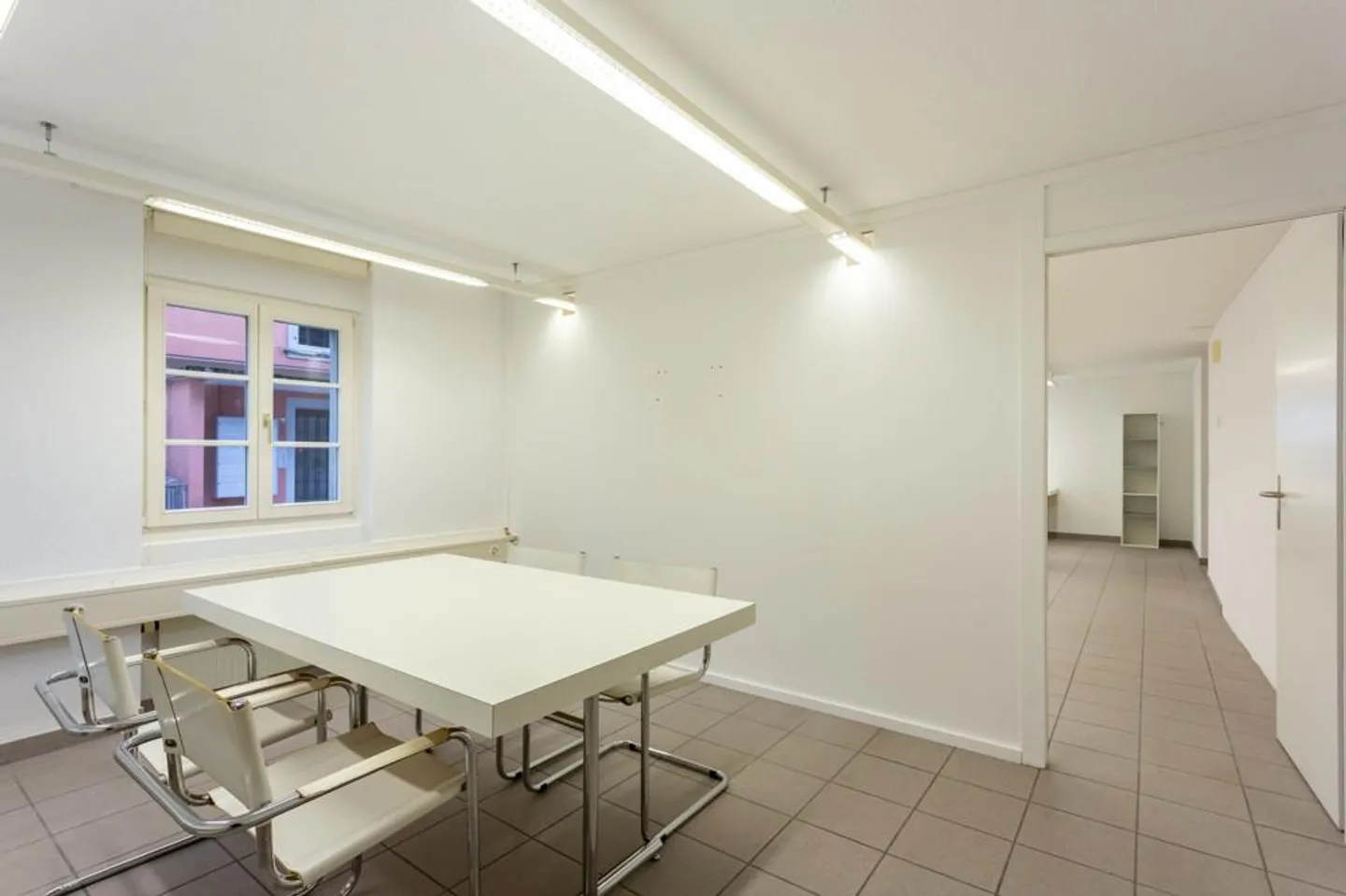 Attractive Office in Prime Location - Photo 3 of 9