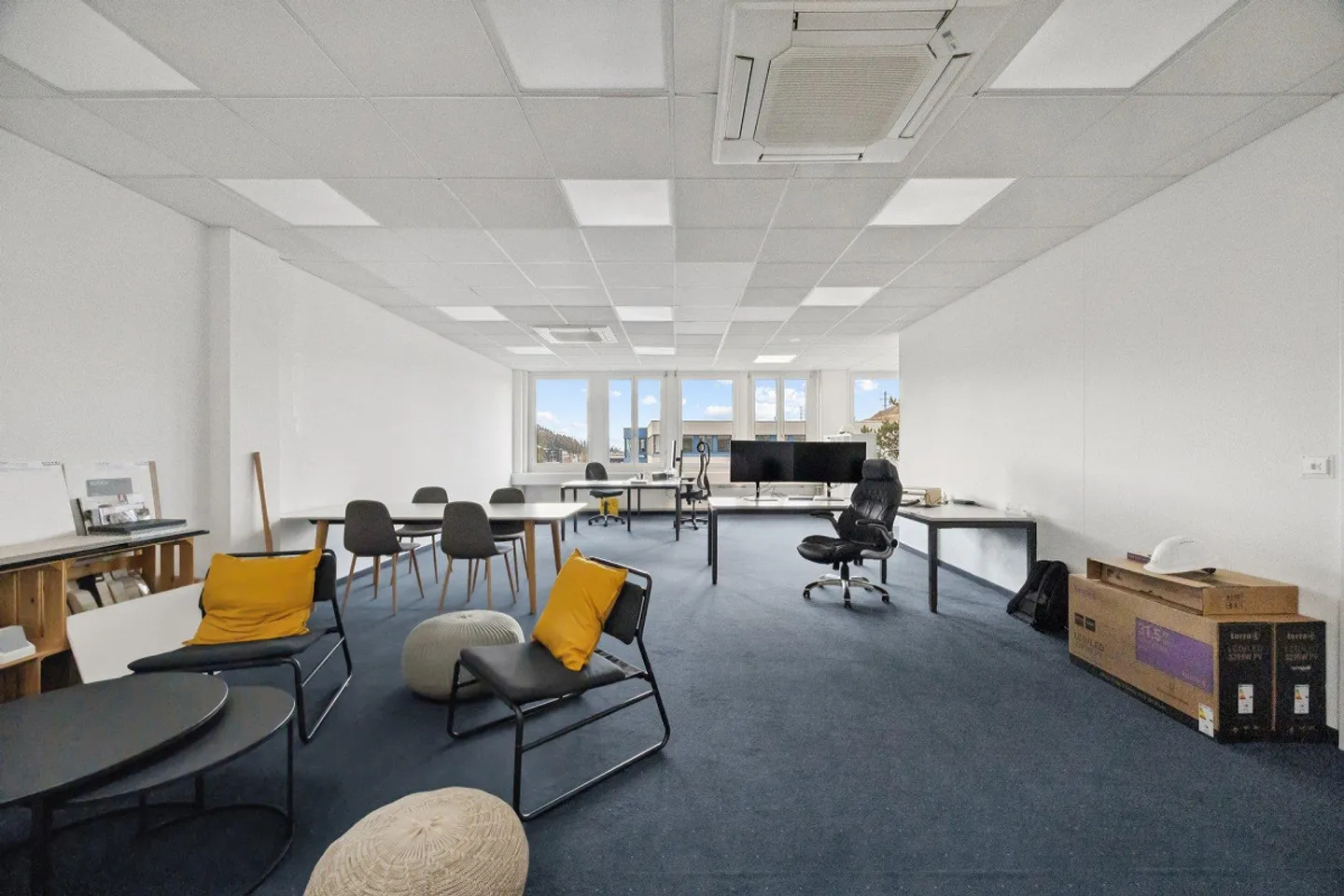 Spazio ufficio ampliato con accesso all'ascensore merci - Foto 6 di 10