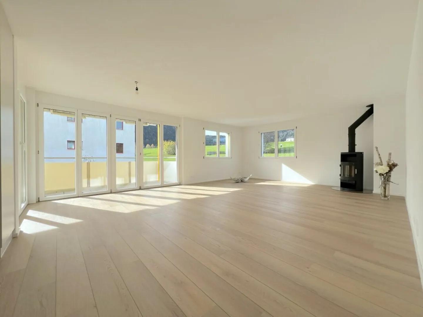 Exclusive living experience with style - within walking distance to the center of Einsiedeln - Photo 8 of 22