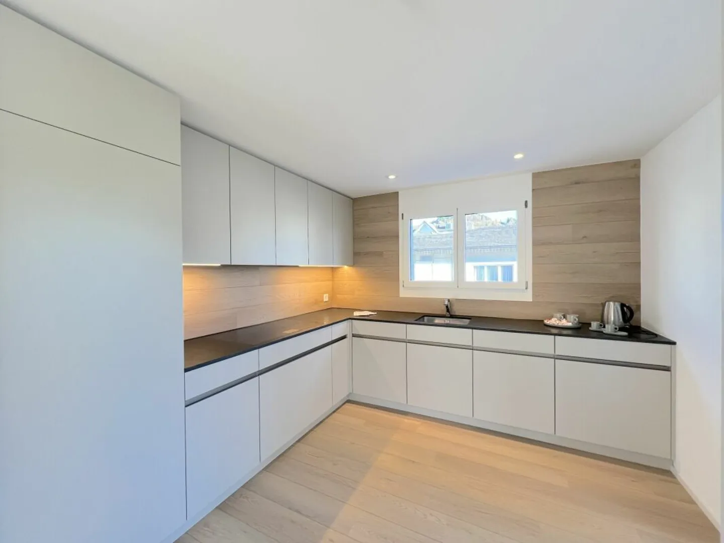 Exclusive living experience with style - within walking distance to the center of Einsiedeln - Photo 5 of 22