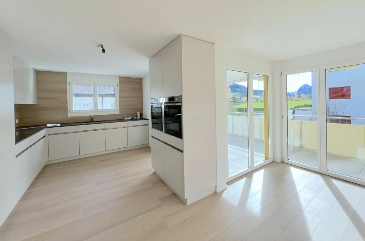 Exclusive living experience with style - within walking distance to the center of Einsiedeln - Photo 6 of 22