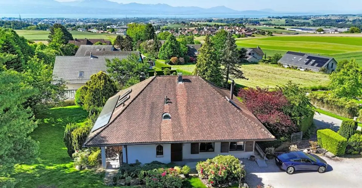 Una proprietà eccezionale con vista sul lago! - Foto 1 di 13
