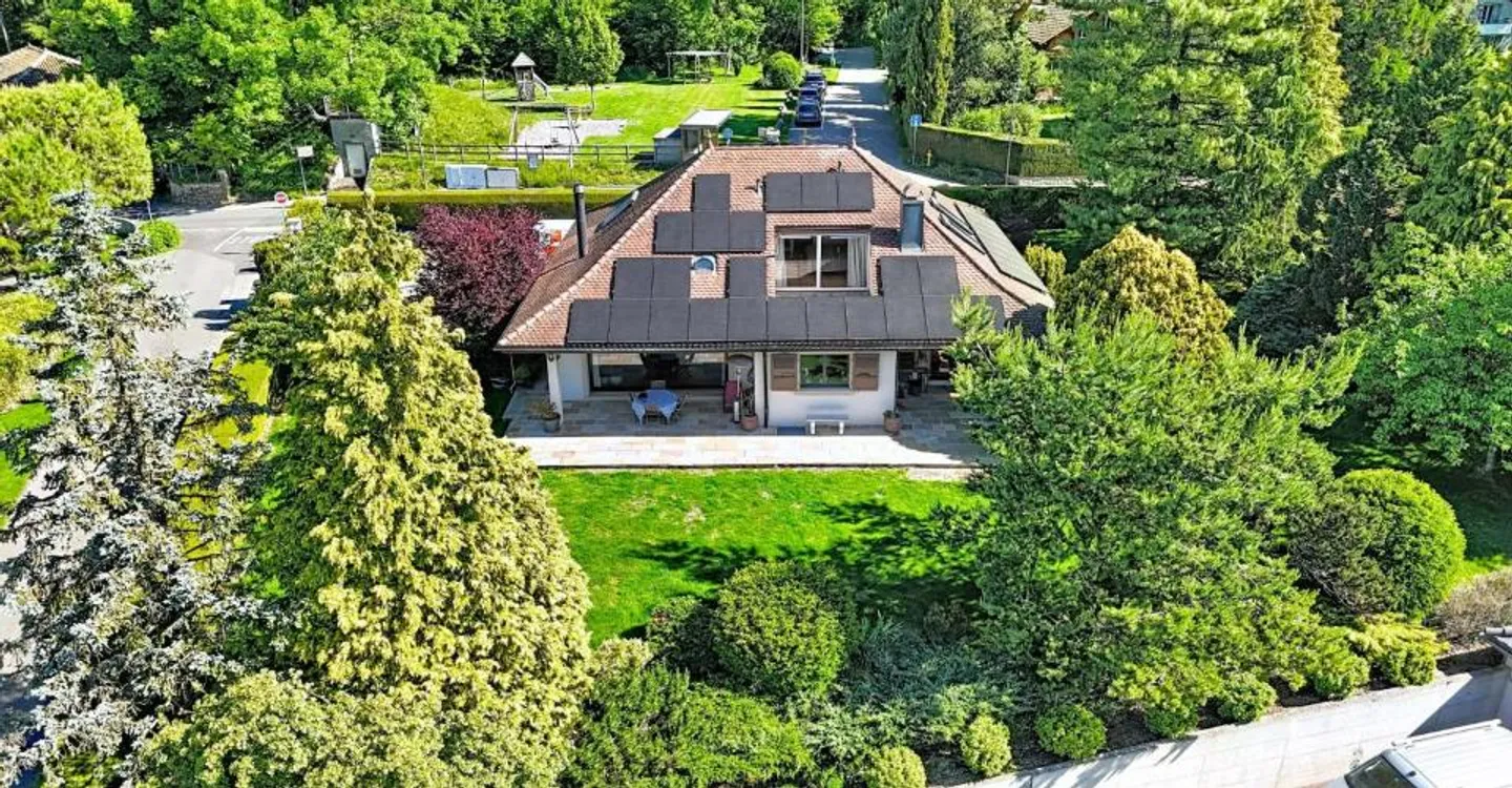 Una proprietà eccezionale con vista sul lago! - Foto 2 di 13