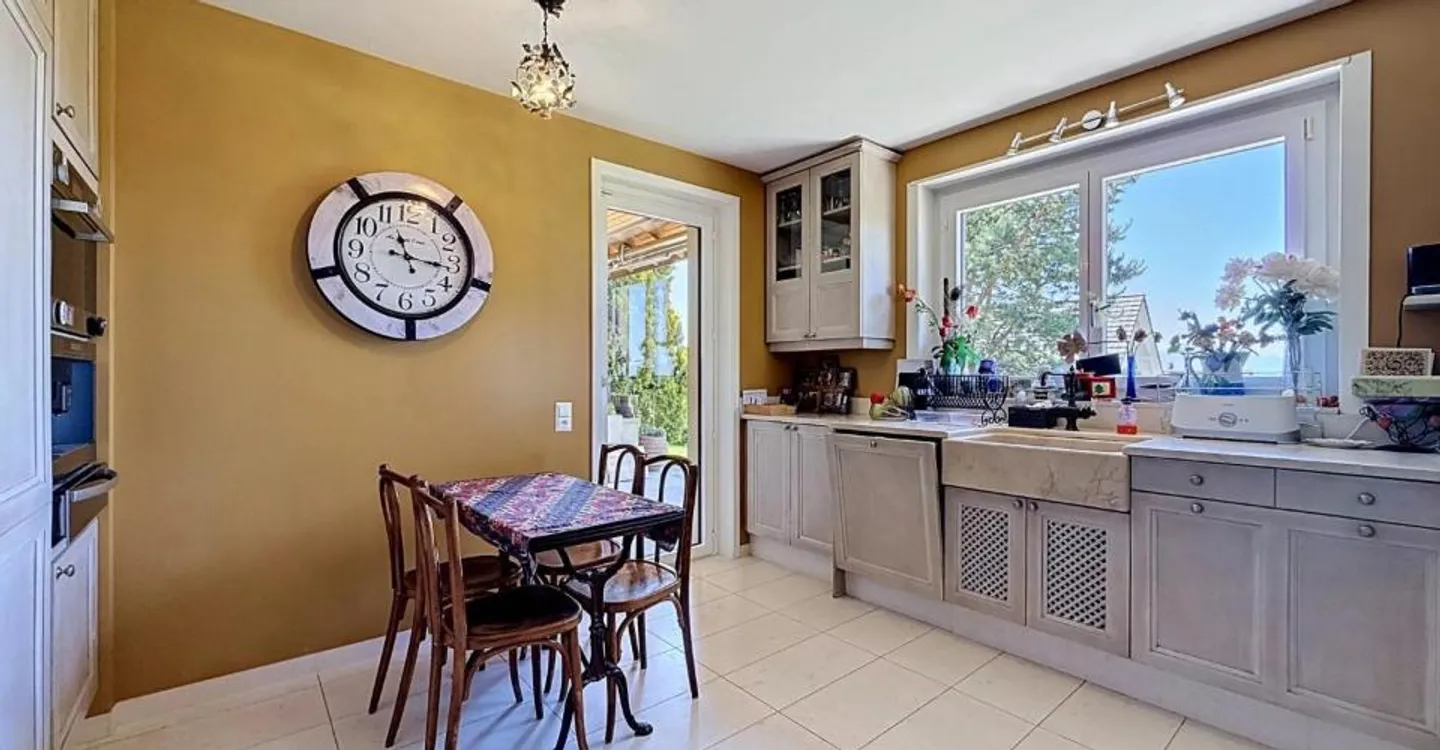 Una proprietà eccezionale con vista sul lago! - Foto 13 di 13