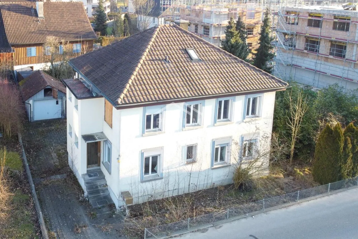Charmantes Haus mit Garten - Foto 1 von 2