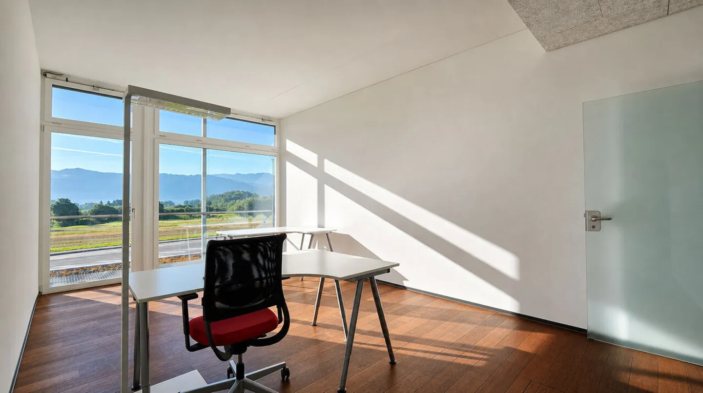 Espace de bureau représentatif dans le canton de Zug, favorable aux impôts - Photo 2 sur 8