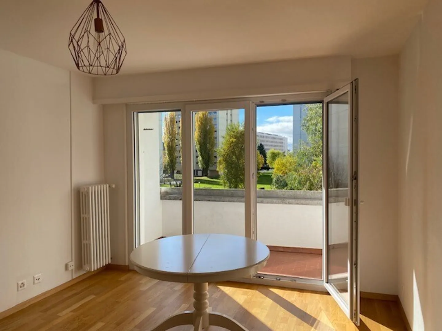 Appartement 3 pièces rénové - Photo 3 sur 9