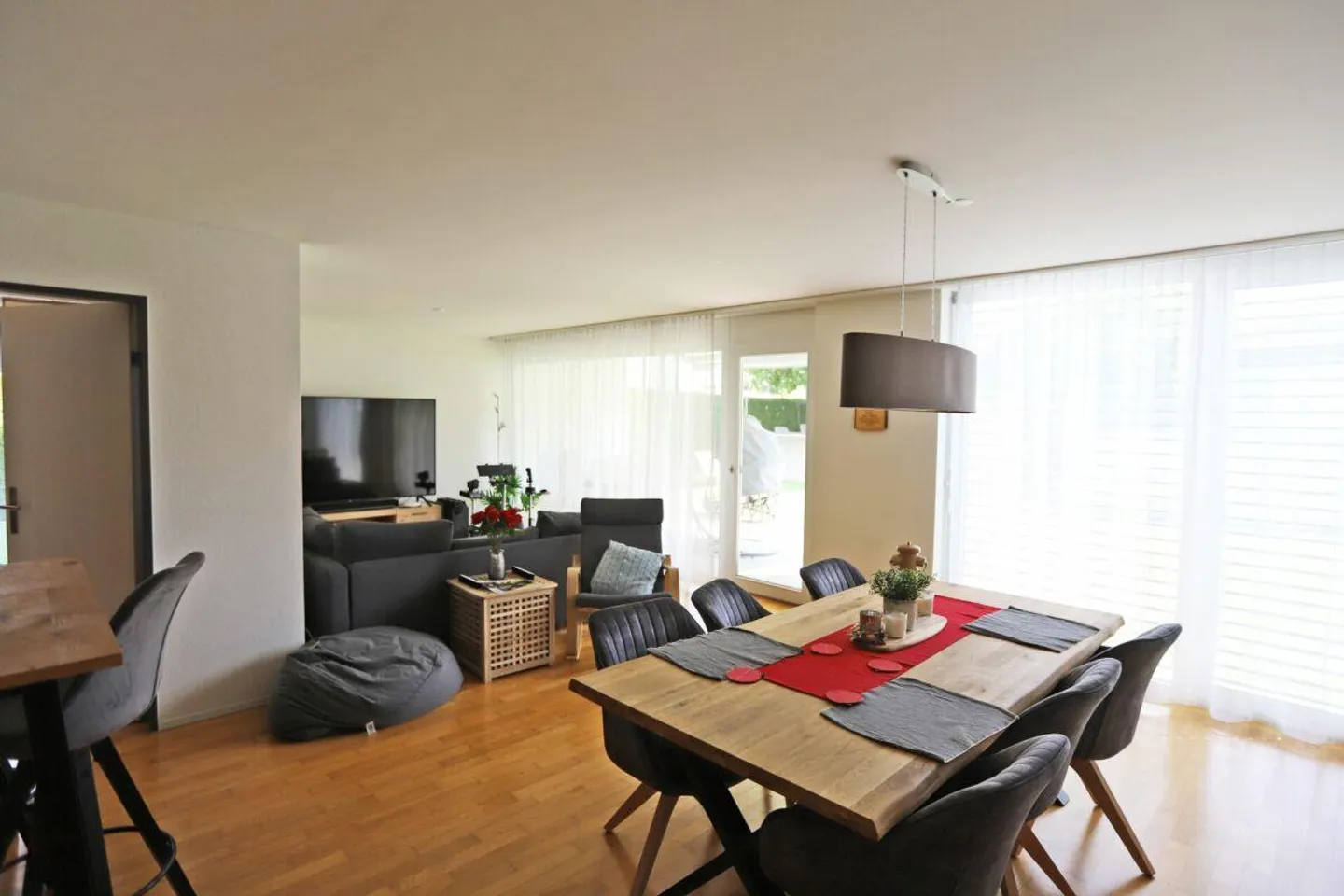 Bright 3.5-room apartment on the ground floor with garden seating area! - Photo 2 of 13